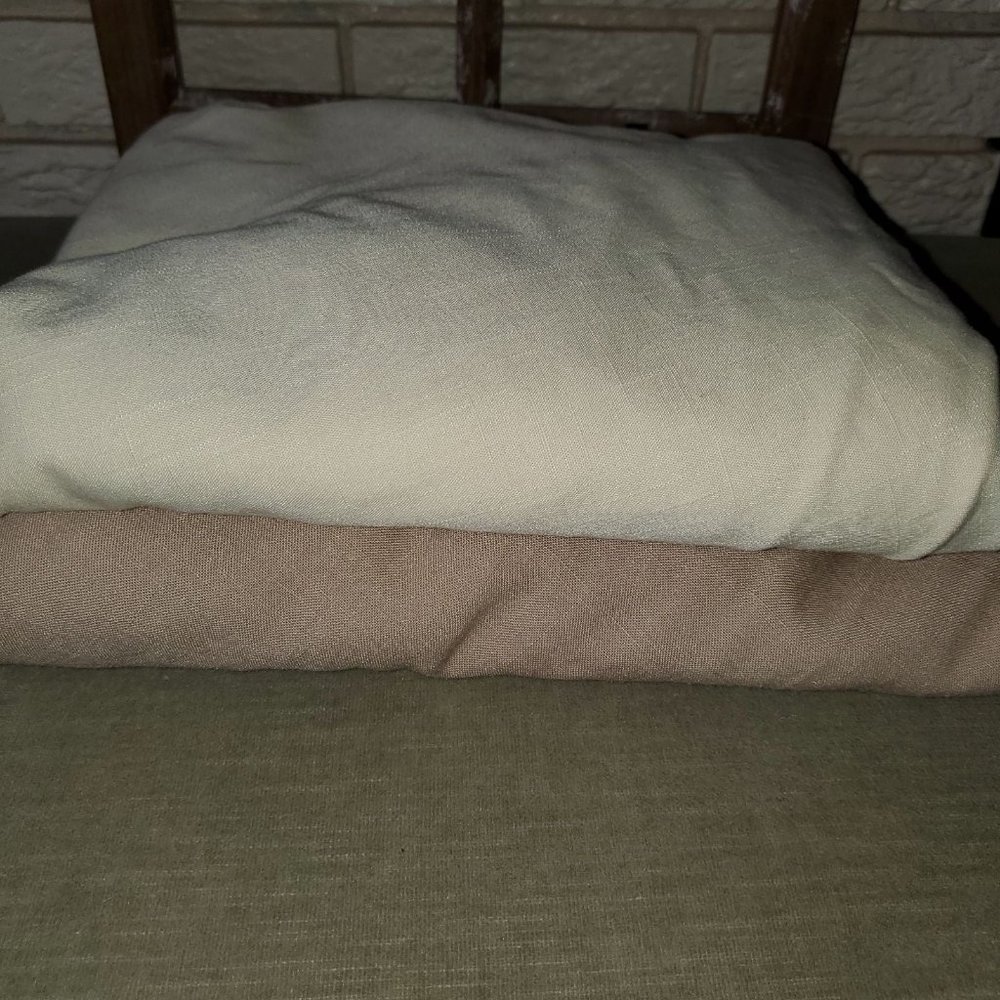 Vintage Linen Look Slub 85" Round Tablecloths x2